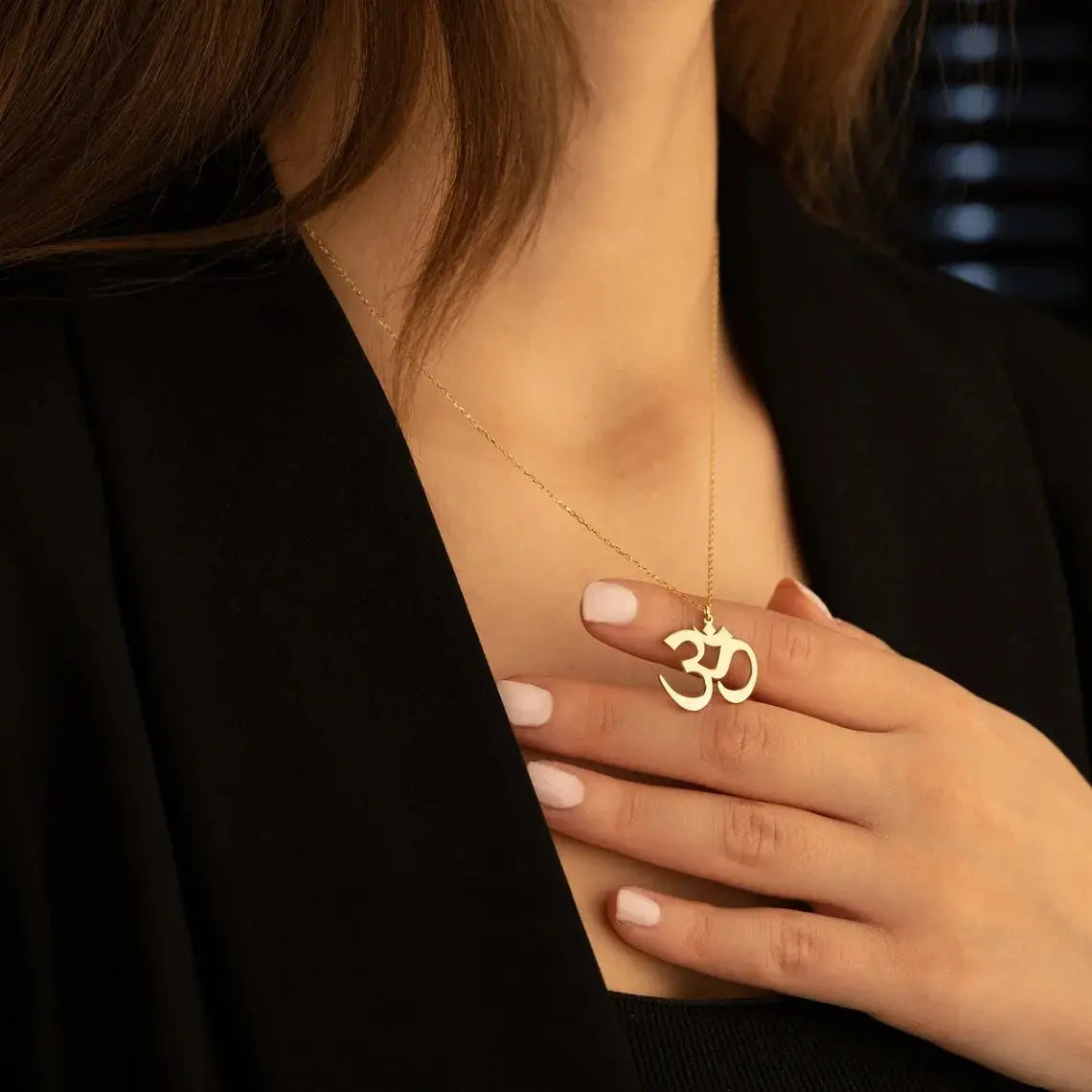 Collier Om et Chakras  collier LUNASTRAL