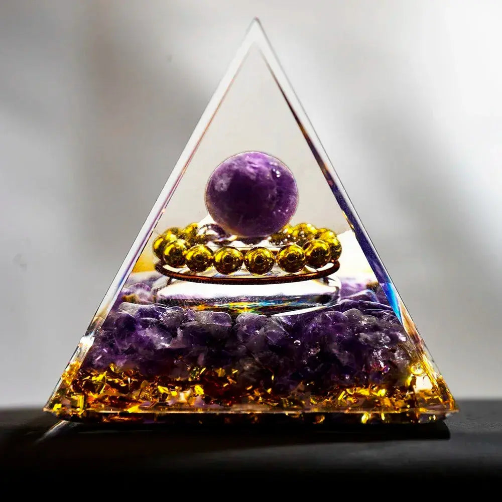 Pyramide Orgone en Péridot Naturel  orgonite LUNASTRAL
