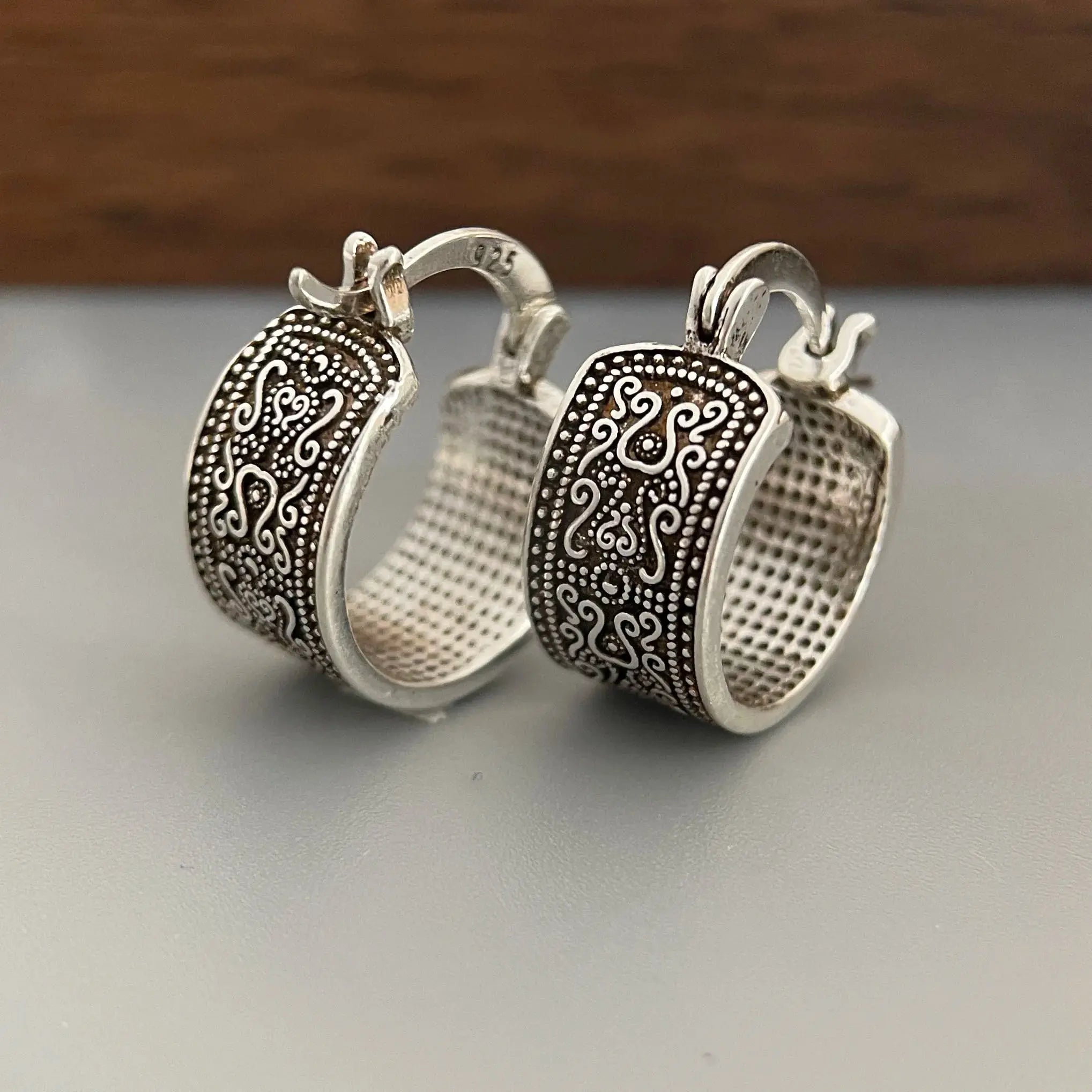 Boucles d’Oreilles en Argent – Fleur Élégante LUNASTRAL