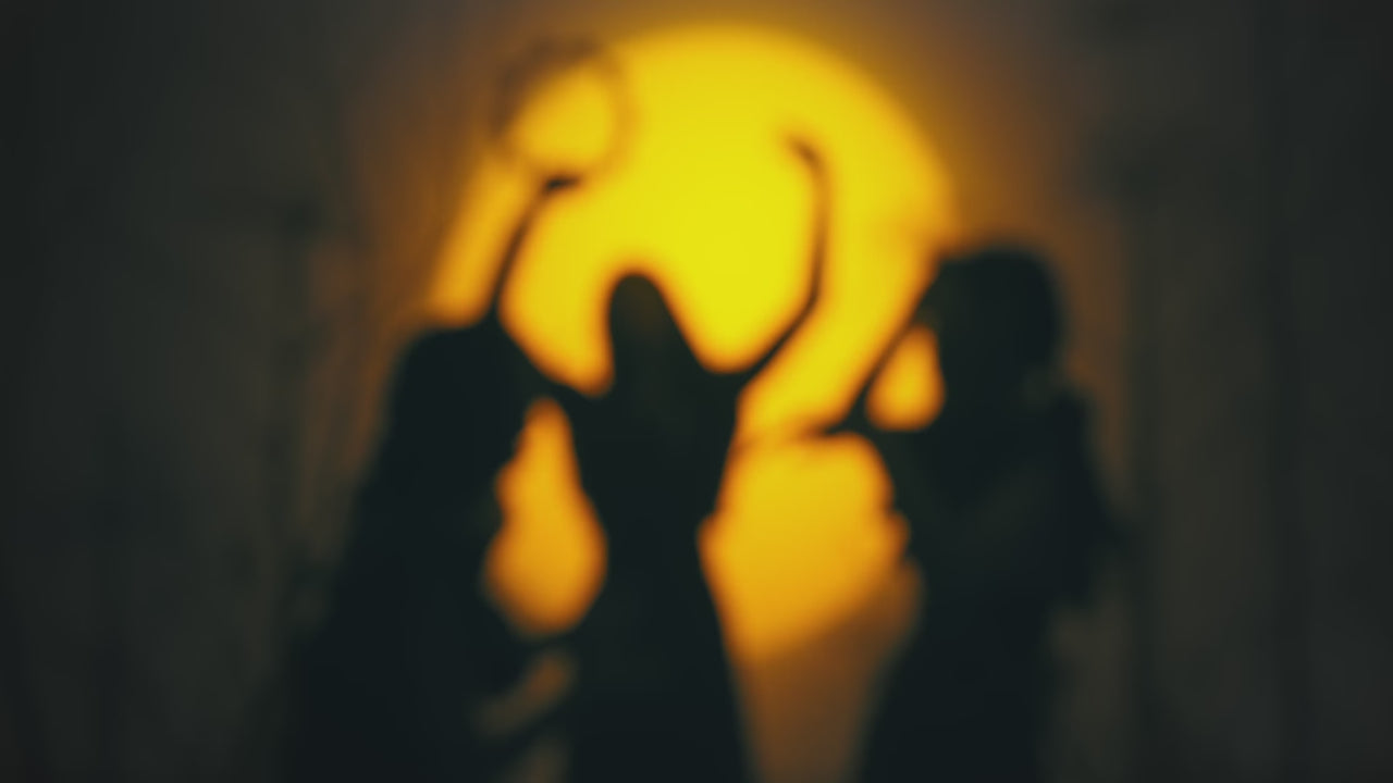 Vidéo d'accueil d'une plateforme de bijoux et décorations astrologiques inspirés des signes du zodiaque