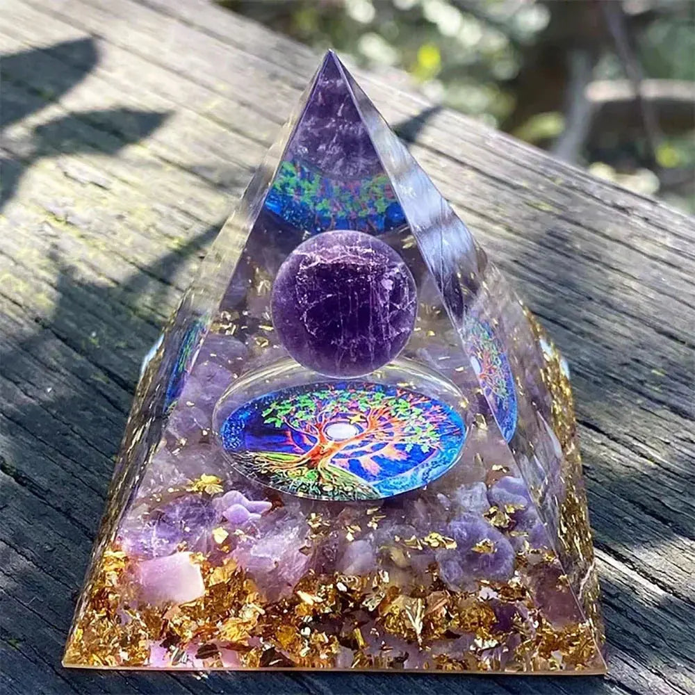 Pyramide Orgone en Péridot Naturel  orgonite LUNASTRAL