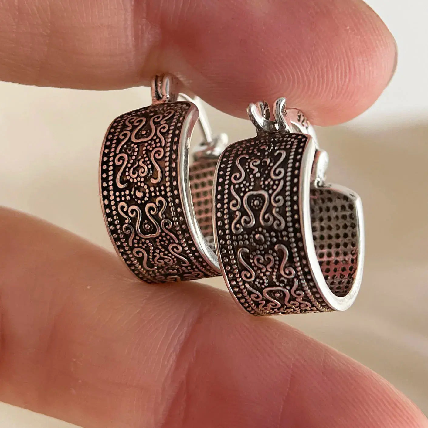 Boucles d’Oreilles en Argent – Fleur Élégante LUNASTRAL